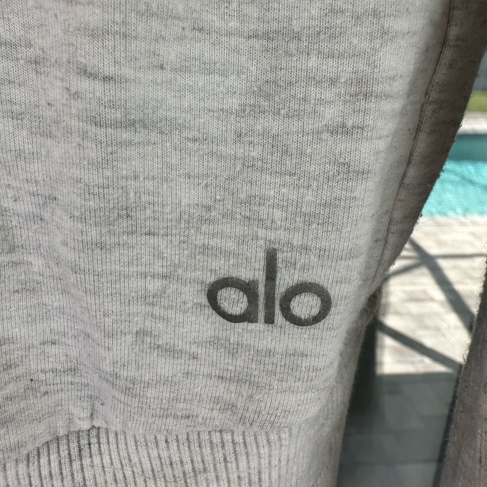 Alo light gray top, size M